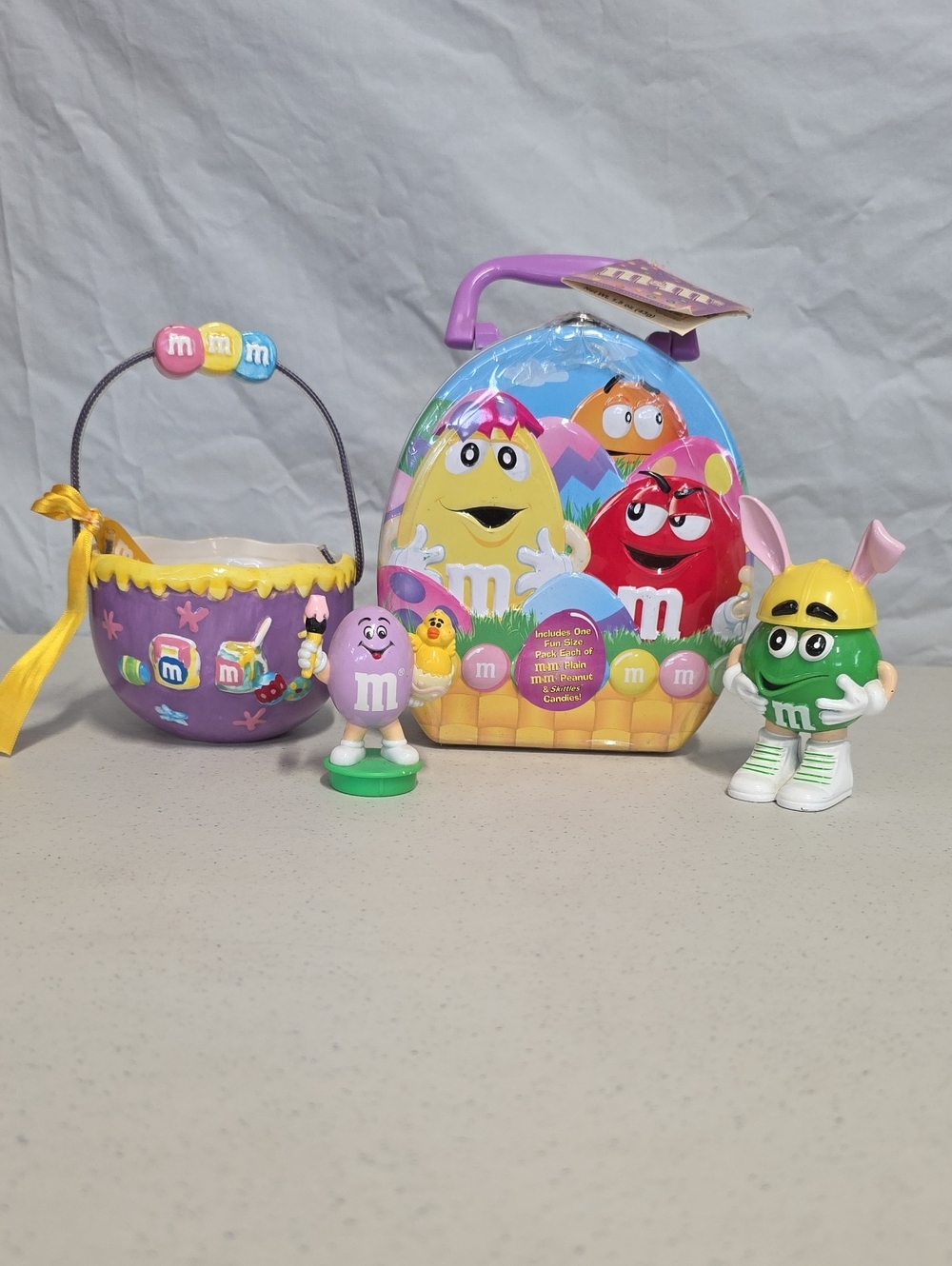 M&M Easter Egg Lunchbox, Ceramic Basket With Handle And 2 Easter M&Ms